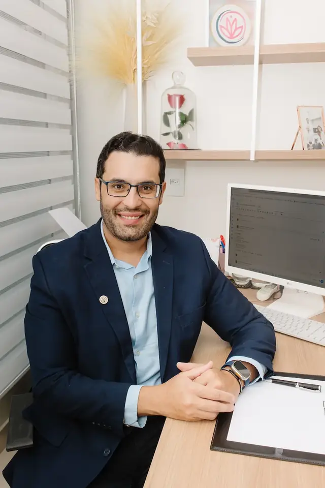Dr. Eduardo Santana